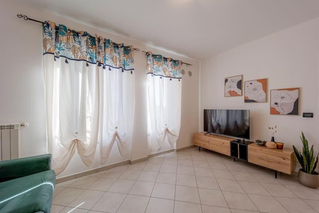 Appartement Fronte Mare-Piscina- Pista Ciclabile à Imperia Extérieur photo